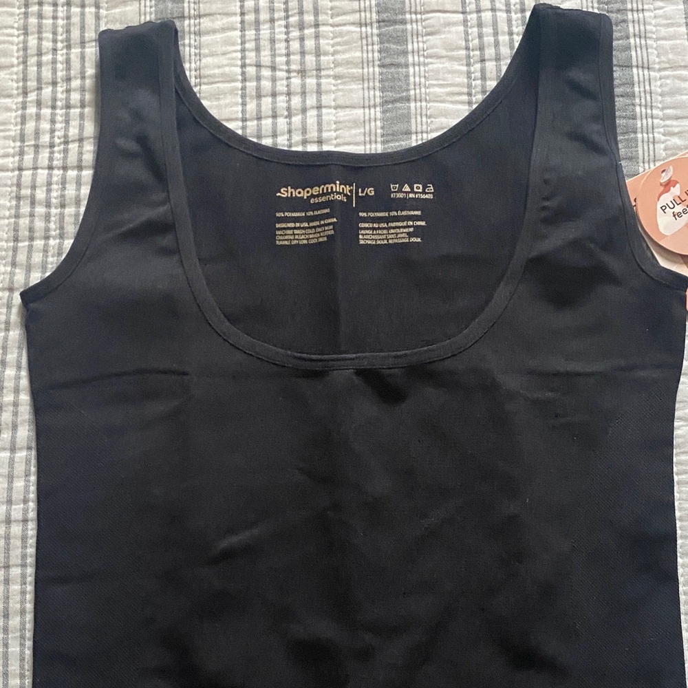 Shapermint Classic Black Scoop Neck Tank